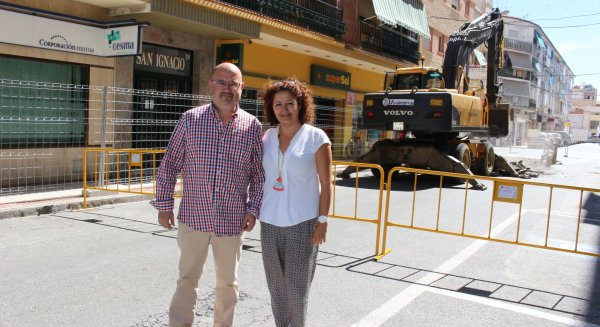 Inician los trabajos de reurbanización de la primera fase del entorno comercial de calle Princesa en Vélez-Málaga