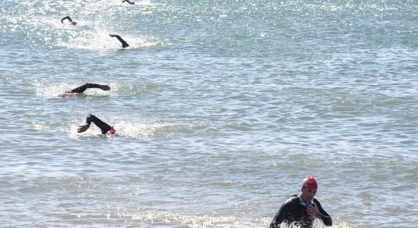 Torremolinos acoge este sábado la XVII Travesía a Nado Carihuela-Bajondillo