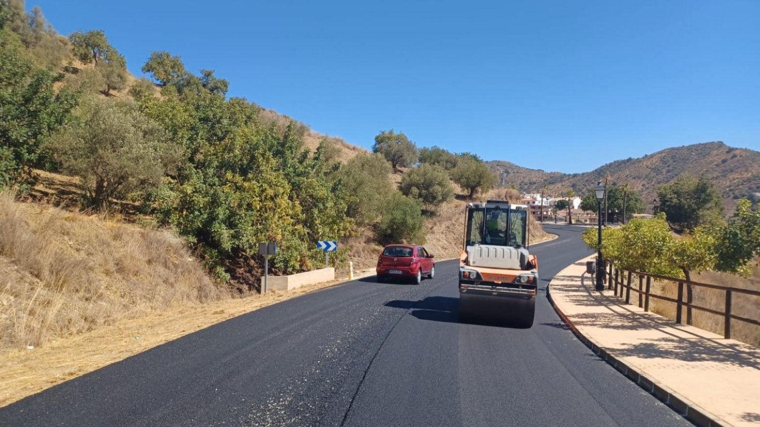 Diputación comienza un plan de asfaltado en un centenar de kilómetros de 22 carreteras provinciales