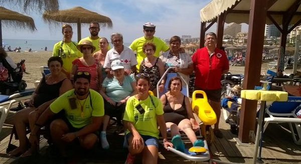 El programa 'Contamos contigo, sin barreras' de Benalmádena realiza un total de 240 baños