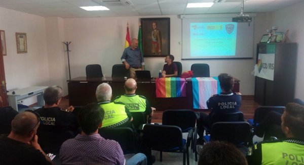 Rincón de la Victoria, primer municipio de la Axarquía en formar a la policía local sobre la homofobia y transfobia
