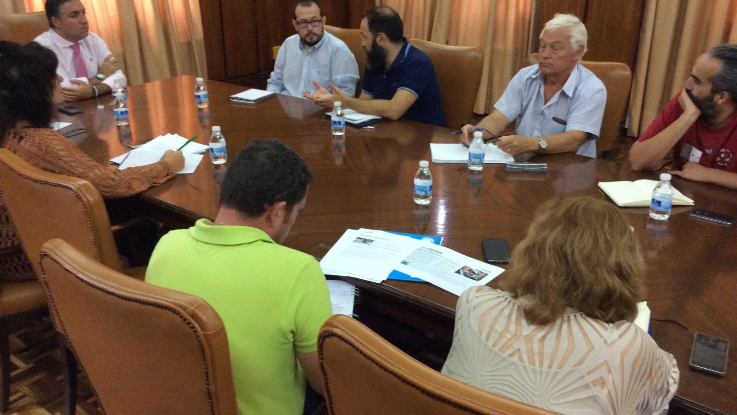 La Diputación colaborará con asociaciones y ayuntamientos para mejorar la atención a los refugiados