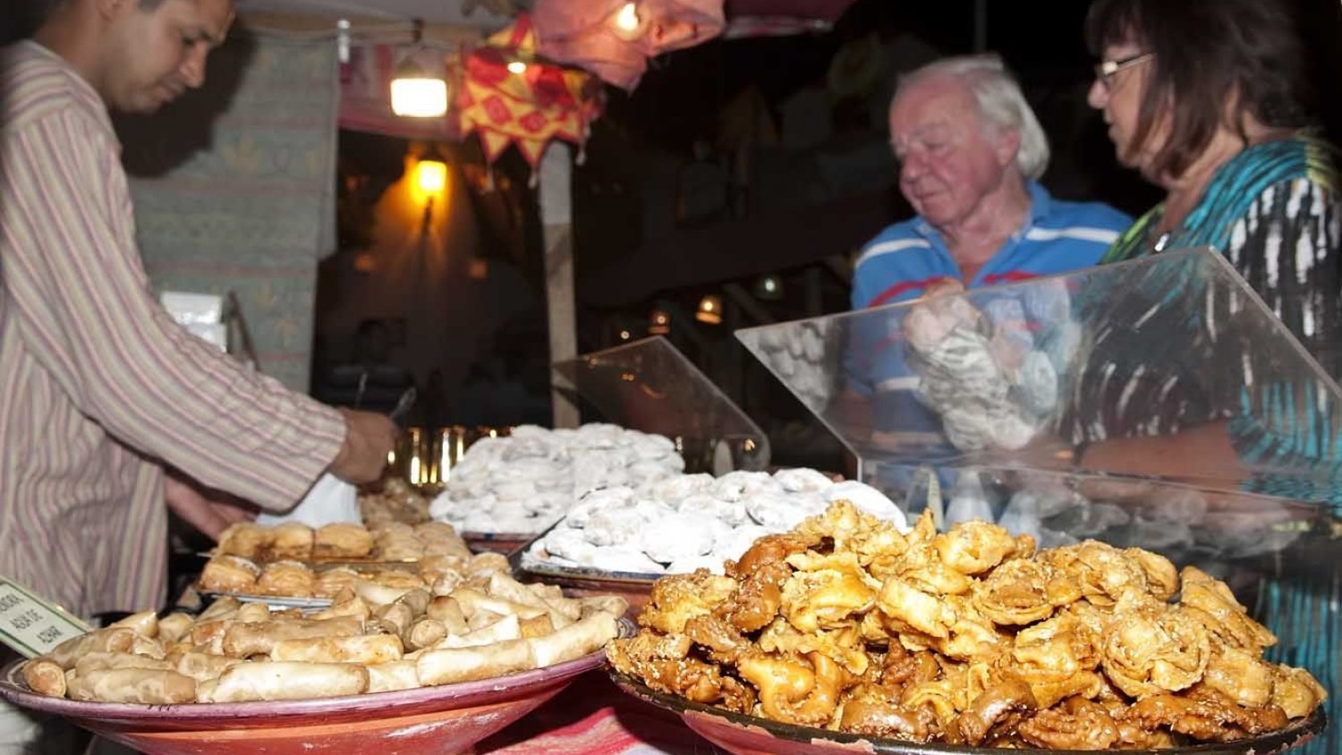 La plaza de Andalucía de Torremolinos se convierte en un auténtico Zoco Árabe con más de 20 puestos