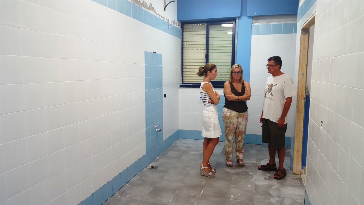El Ayuntamiento de Fuengirola asume la construcción de un baño adaptado de un colegio ante 