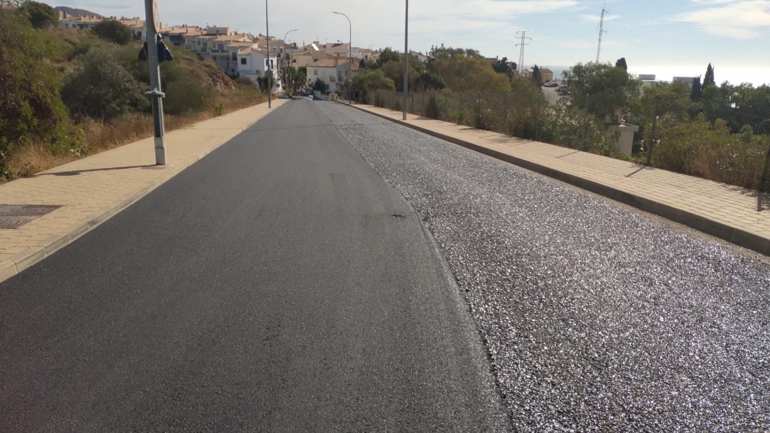 Rincón de la Victoria inicia las obras del plan de asfaltado para mejorar las infraestructuras de ocho calles y avenidas