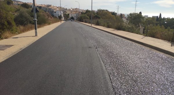 Rincón de la Victoria inicia las obras del plan de asfaltado para mejorar las infraestructuras de ocho calles y avenidas