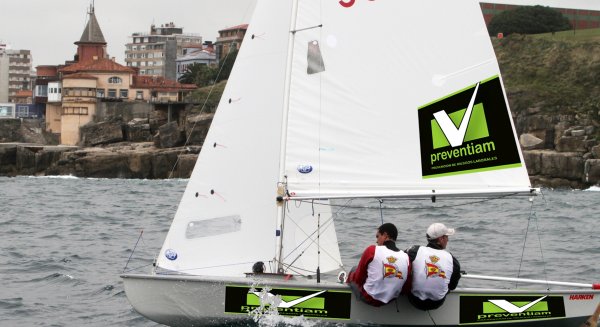 Álvaro Martínez y Gabriel Utrera alcanzan su objetivo con la campaña de crowdfunding y acudirán al Mundial de Snipe