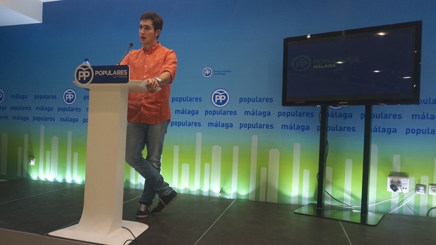 Paniagua: “La fábrica de parados que abrió el PSOE ya se ha cerrado y hay 125.000 jóvenes parados menos”