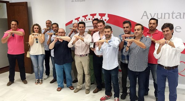 Taxistas de Antequera y empresas colaborarán con la promoción de la candidatura de los Dólmenes a la Unesco