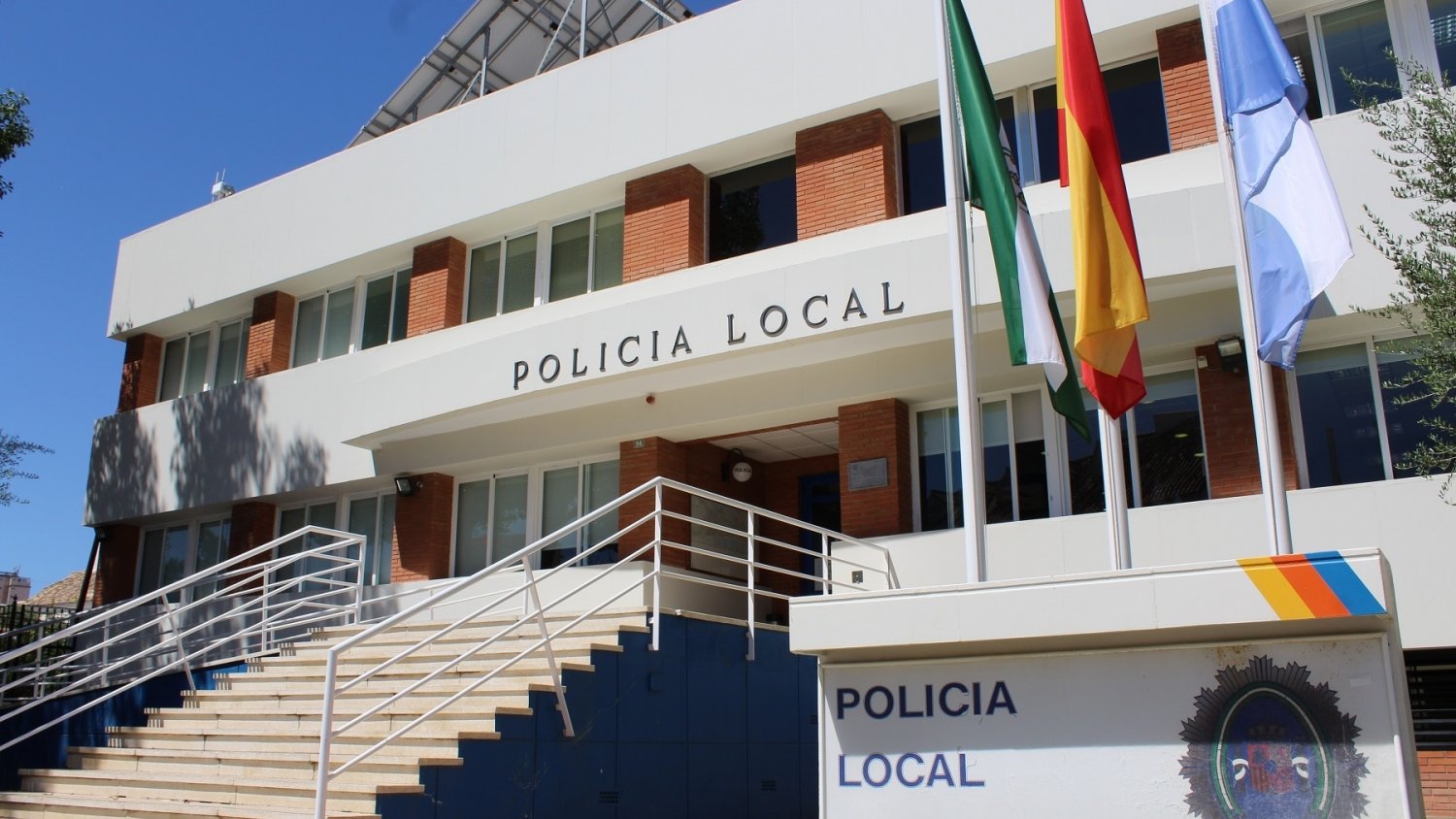 La Policía Local de Fuengirola realiza más de 500 servicios de auxilio humanitario en verano