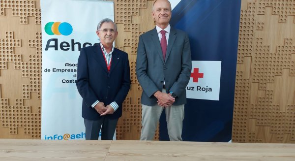 Aehcos y Cruz Roja se unen para mejorar la empleabilidad de los más vulnerables