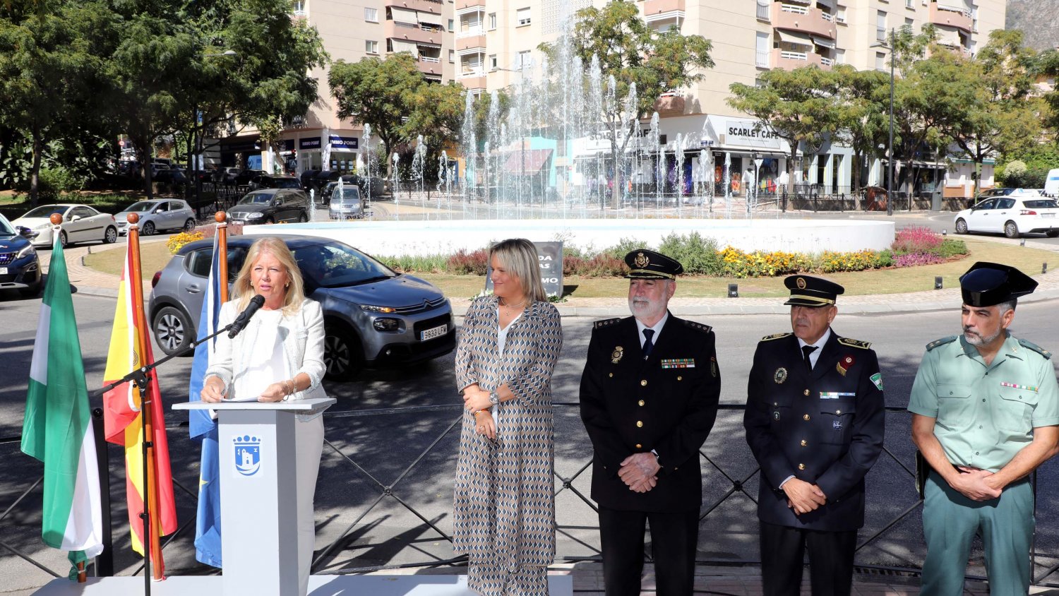 Marbella moderniza y realza la imagen de la rotonda en homenaje a las Víctimas del Terrorismo