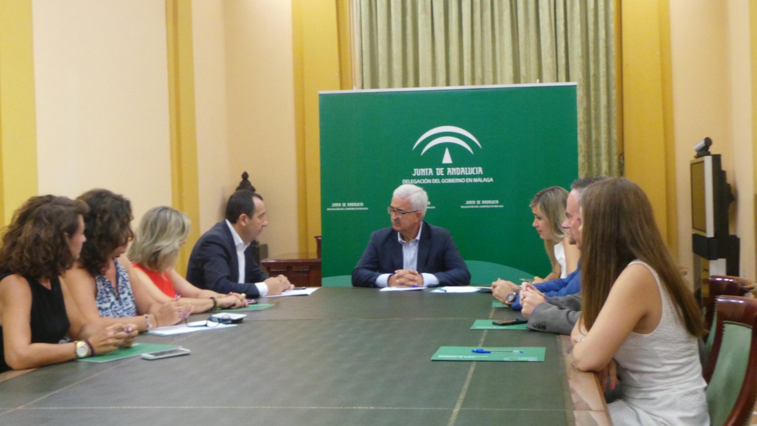 Jiménez Barrios subraya la defensa de la Junta del Estado de Bienestar y critica al PP por 