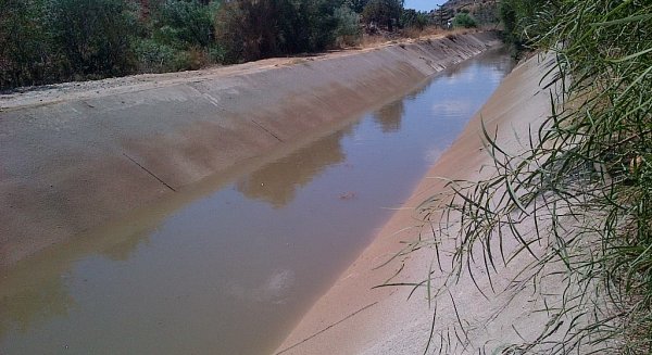 La Junta restablece el suministro de agua tras la reparación del canal principal del Guadalhorce