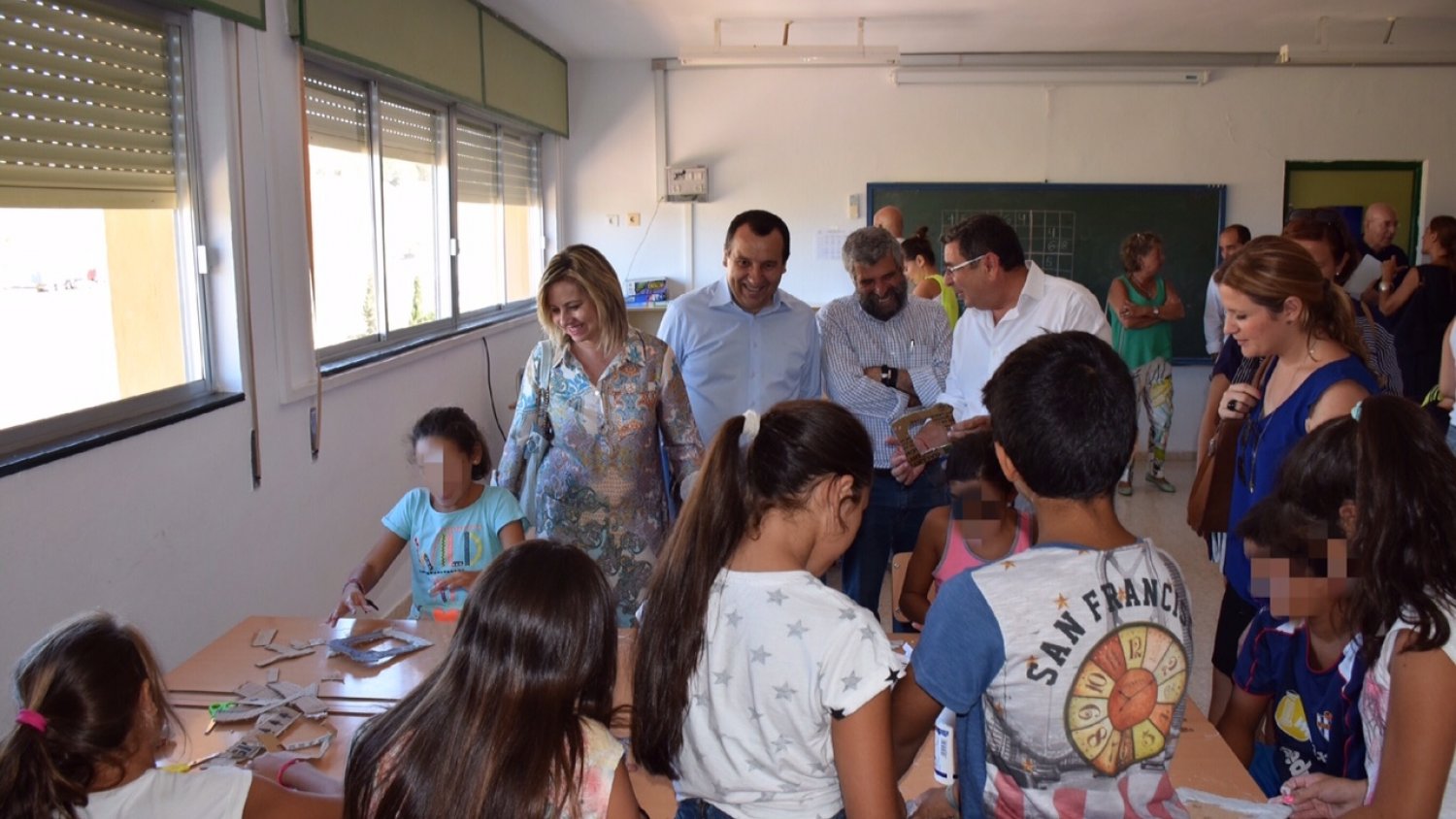 La Junta garantiza el refuerzo alimentario a más de 150 menores de Vélez Málaga