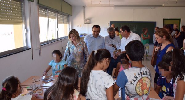 La Junta garantiza el refuerzo alimentario a más de 150 menores de Vélez Málaga