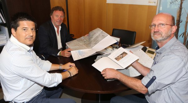 El Ayuntamiento de Alcaucín recibe de la Diputación el avance de su Plan General de Ordenación Urbanística