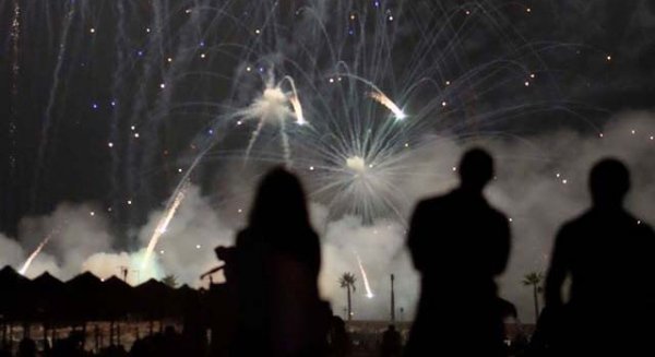La Feria de Málaga comienza con el pregón de Pablo López, los fuegos artificiales y el concierto de Edurne