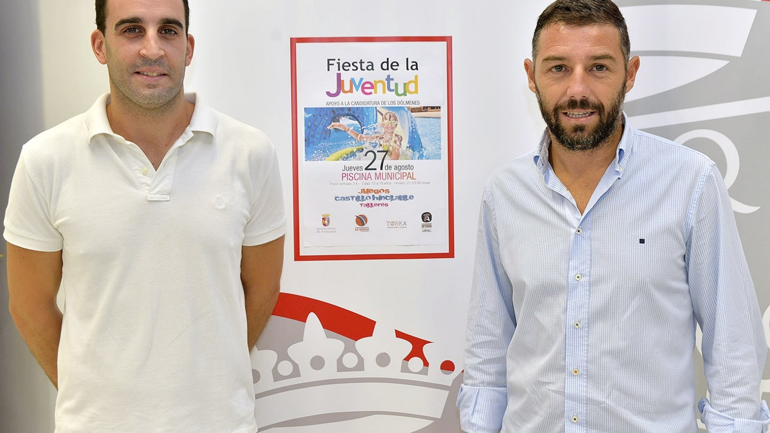 La Piscina Municipal de Antequera acoge una Fiesta de la Juventud en apoyo a la candidatura del Sitio de los Dólmenes