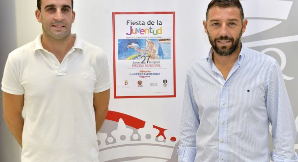 La Piscina Municipal de Antequera acoge una Fiesta de la Juventud en apoyo a la candidatura del Sitio de los Dólmenes