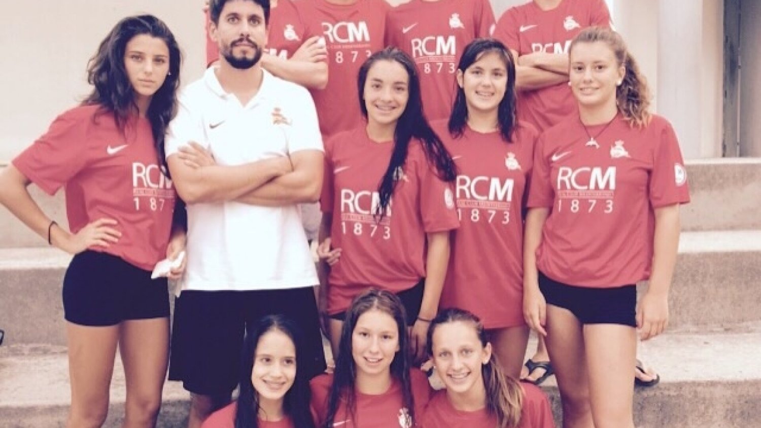 Las nadadoras del Real Club Mediterráneo logran 10 medallas en el Nacional de Sabadell