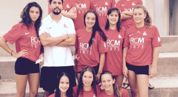 Las nadadoras del Real Club Mediterráneo logran 10 medallas en el Nacional de Sabadell