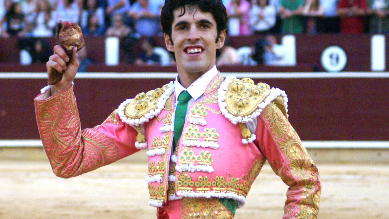 Talavante se encierra con seis toros en la corrida picassiana de este miércoles