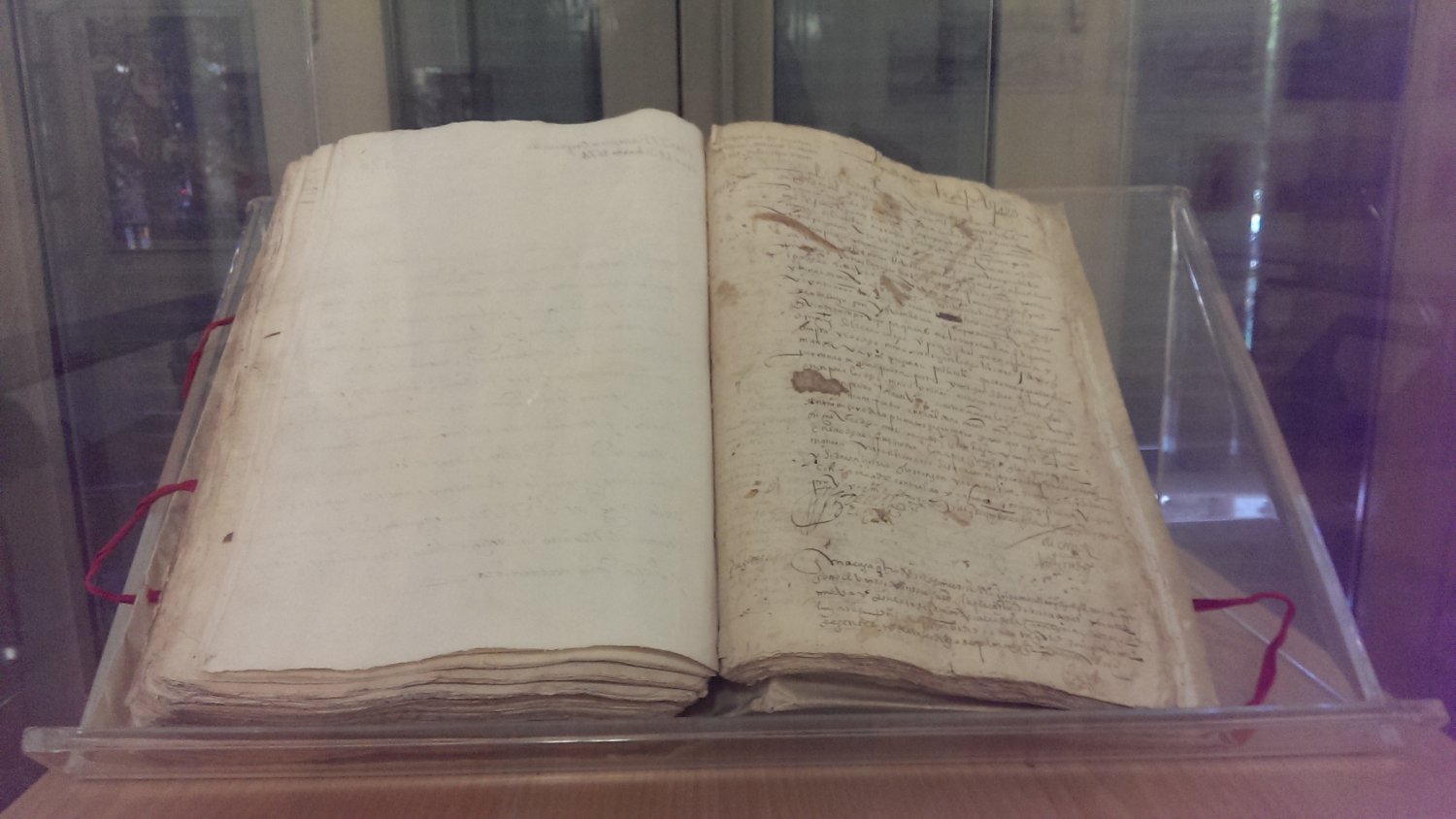 El Archivo Municipal expone un documento sobre la esclavitud en el siglo XVI