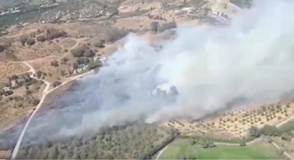 Estabilizado el incendio forestal declarado en la zona de Entrerríos de Mijas