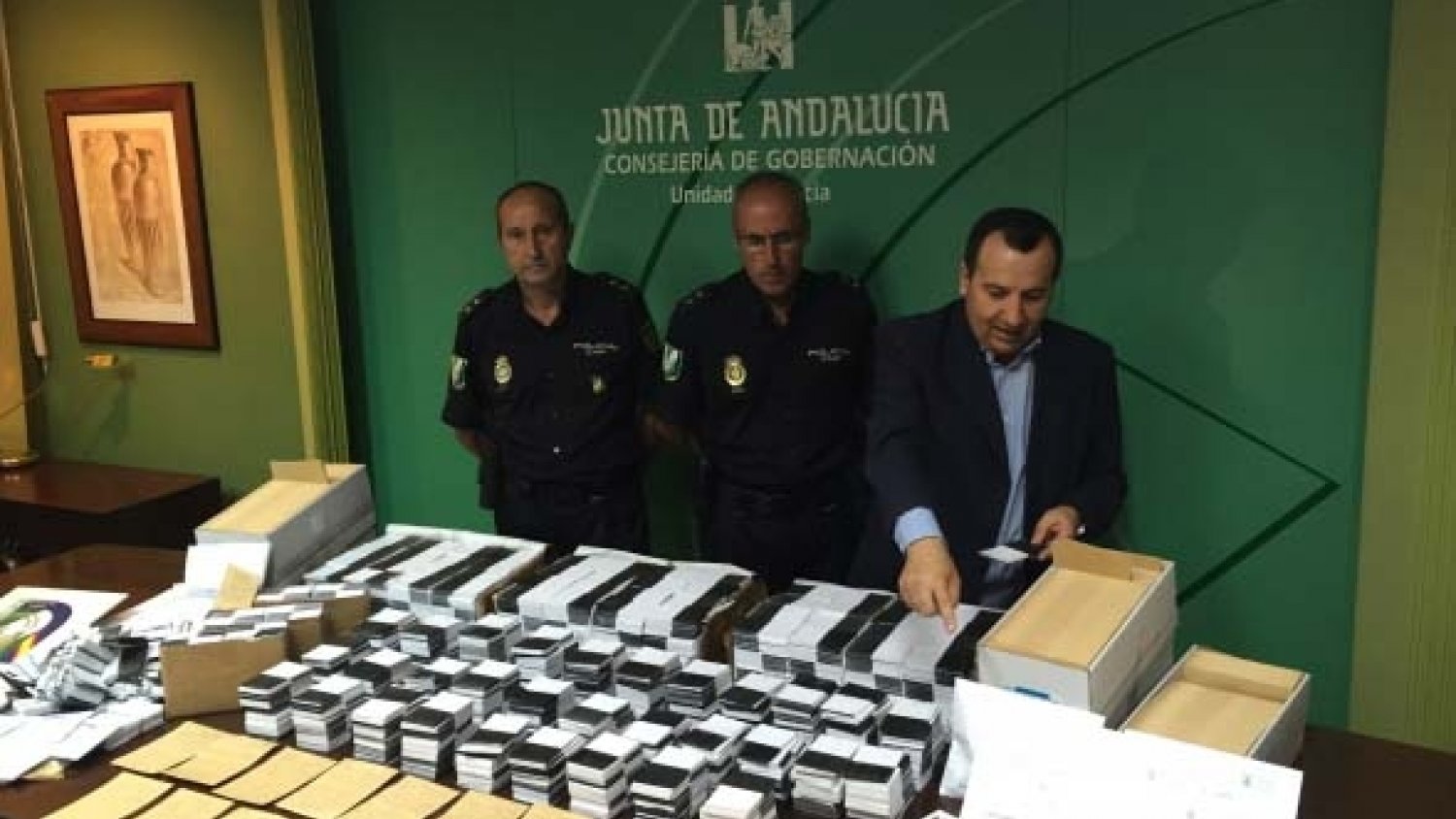 La Policía adscrita a la Junta de Andalucía se incauta de 163.590 boletos ilegales