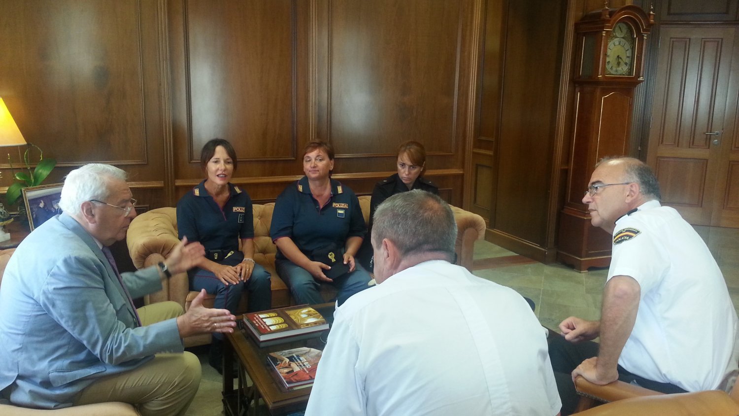 Agentes de la policía italiana ayudarán en la atención al turista en la capital