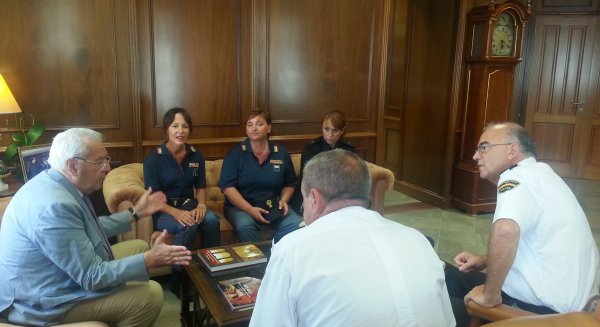 Agentes de la policía italiana ayudarán en la atención al turista en la capital