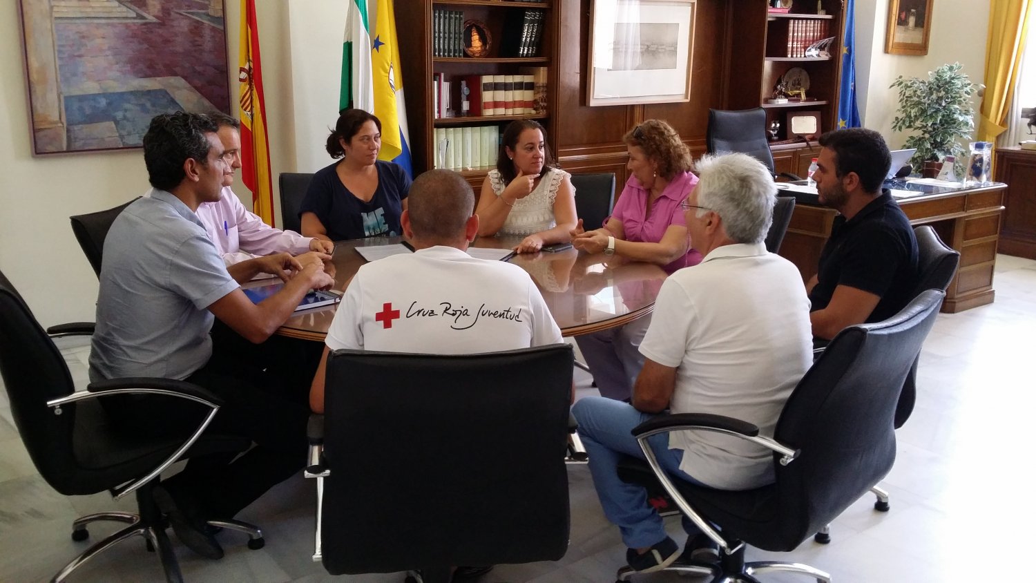Rincón organiza un campamento de verano para 30 menores y les garantiza dos comidas diarias