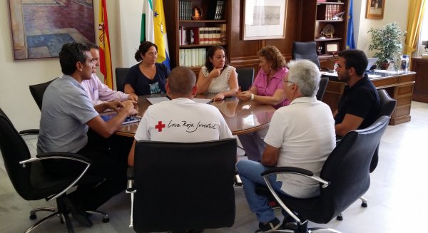 Rincón organiza un campamento de verano para 30 menores y les garantiza dos comidas diarias