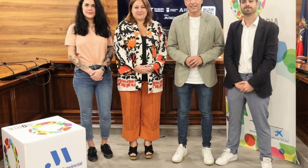 Diputación informa en Torrox sobre las oportunidades formativas del campus de programación 42 Málaga