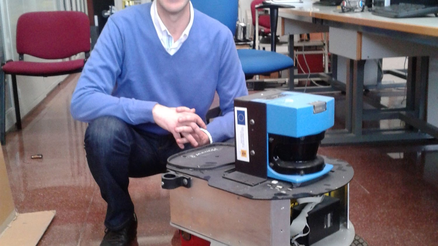 Investigadores de la UMA diseñan un sistema que permite dirigir un robot con la voz