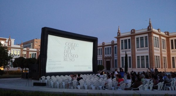 La Colección del Museo Ruso cierra su cine de verano con 'Ocho apellidos vascos'
