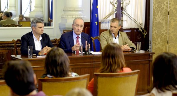 El Ayuntamiento repartirá comida a 1.311 menores en situación de pobreza durante el verano