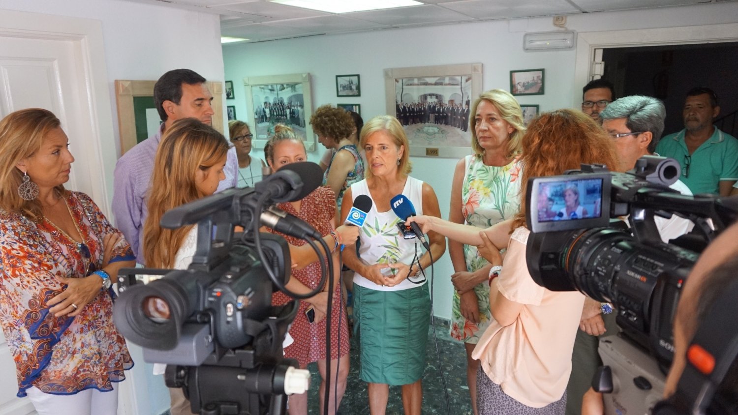 Oña advierte de que la Junta debe responder por los fondos europeos que no llegaron a las escuelas de hostelería