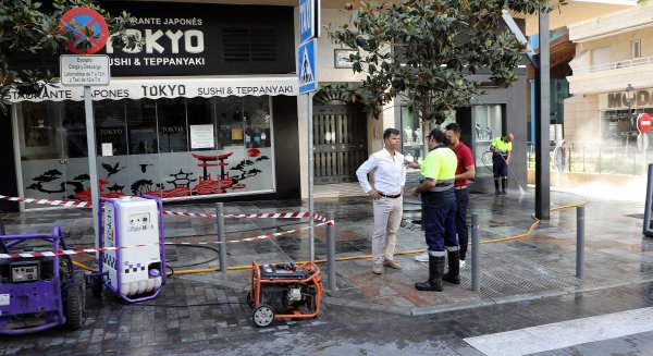 Marbella actuará sobre 40.000 metros cuadrados de pavimento para la limpieza de manchas en el municipio