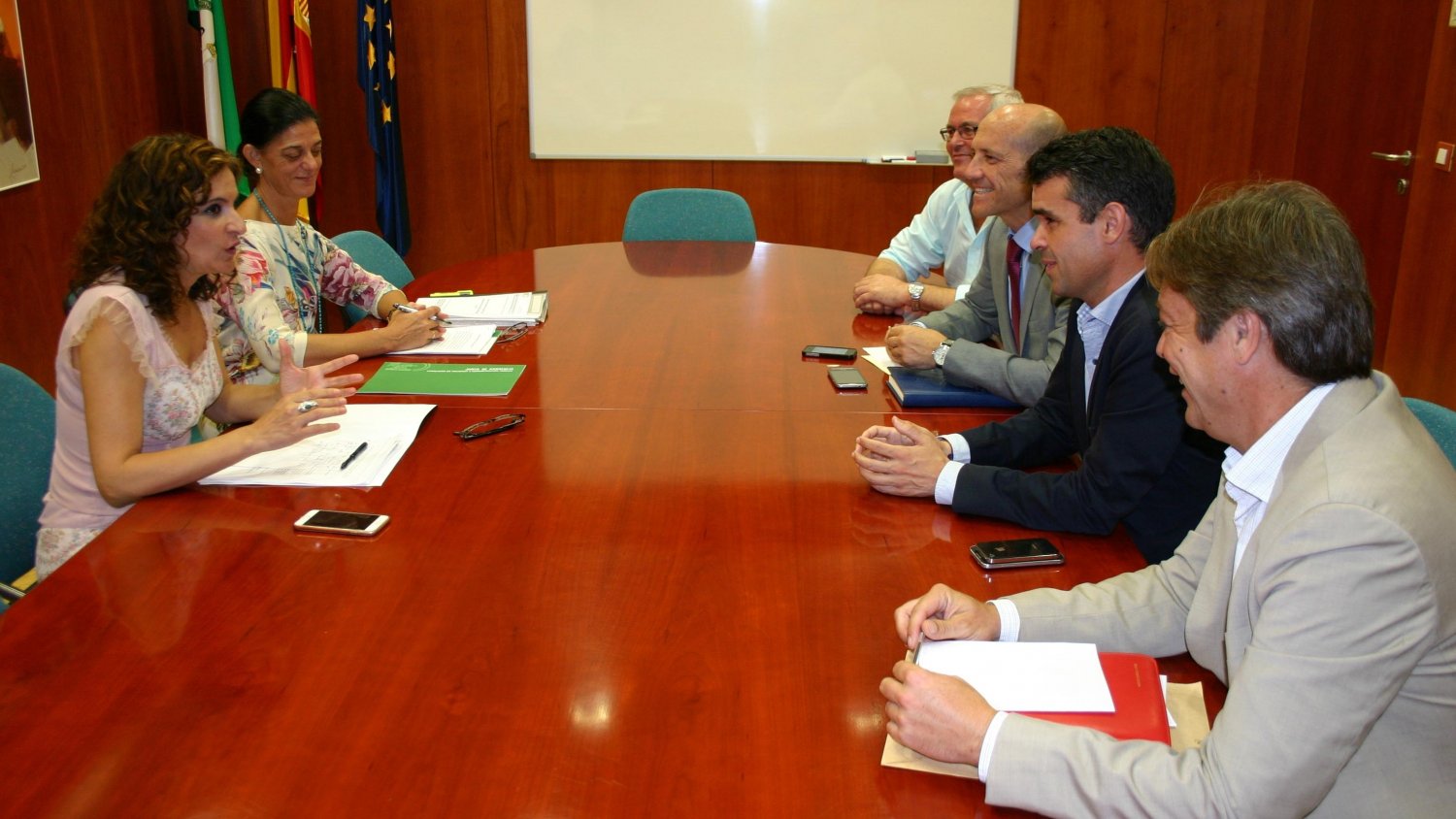 El Ayuntamiento de Marbella acuerda con la Junta de Andalucía flexibilizar el pago de la deuda