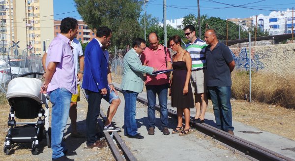 El PSOE reclama inversión al Gobierno para el soterramiento de las vías del tren del puerto y critica al PP por 