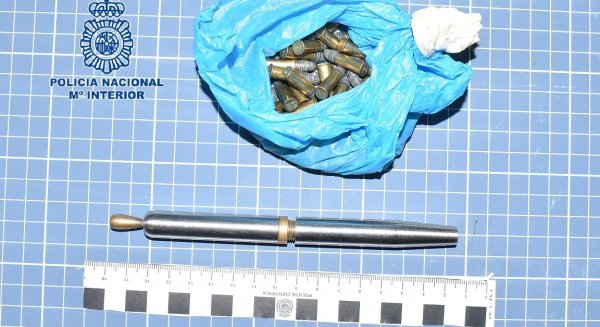 La Policía Nacional detiene a un hombre por disparar con un ‘bolígrafo-pistola’ a  su casero