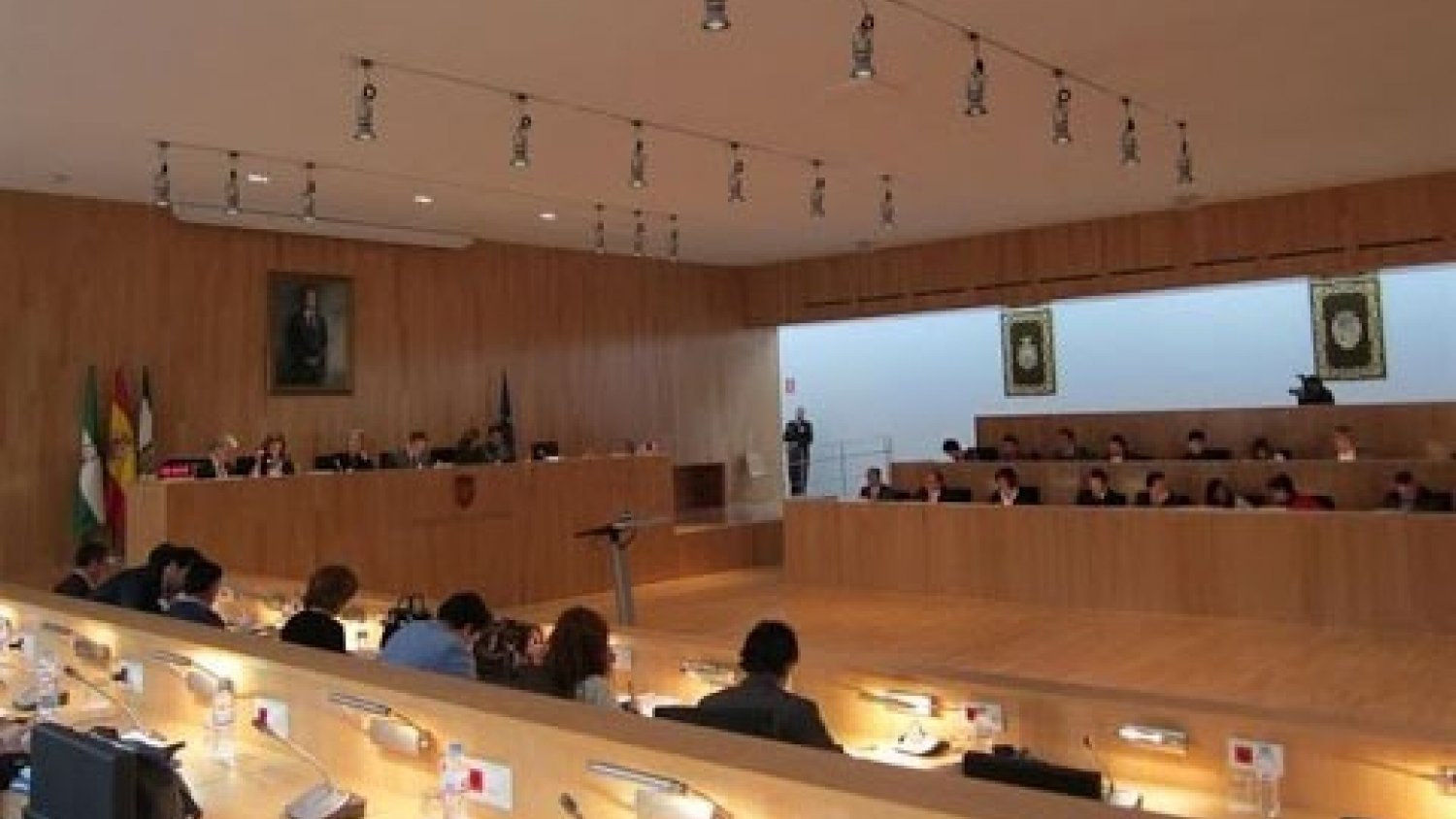 PP y C's rechazan la propuesta del PSOE de reducir a 15 los cargos eventuales en la Diputación