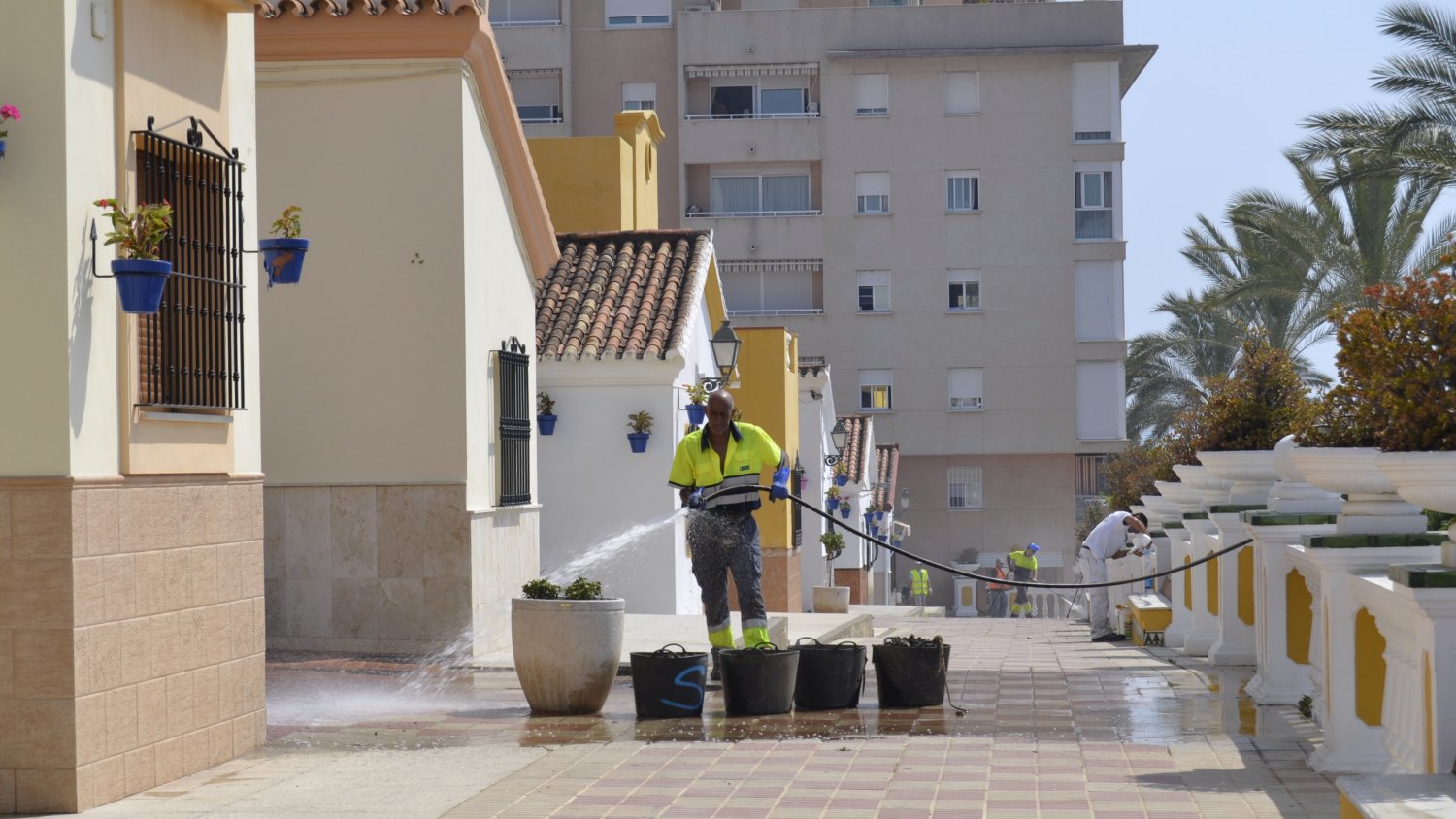 Estepona pone a punto el barrio de los Pescadores para su Patrona