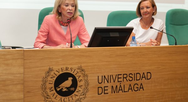 María Teresa Fernández de la Vega inaugura los cursos de verano de la UMA