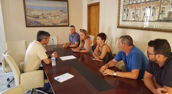 El Ayuntamiento de Benalmádena muestra su apoyo a los trabajadores de La Fonda