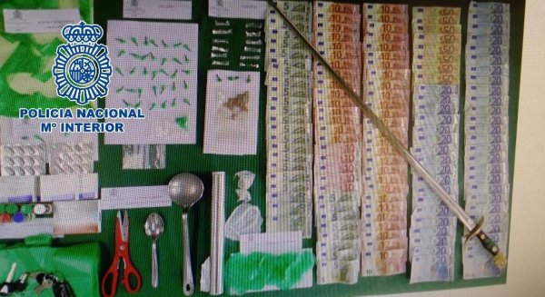 La Policía Nacional desarticula un punto de venta de droga y detiene a seis miembros de la misma familia