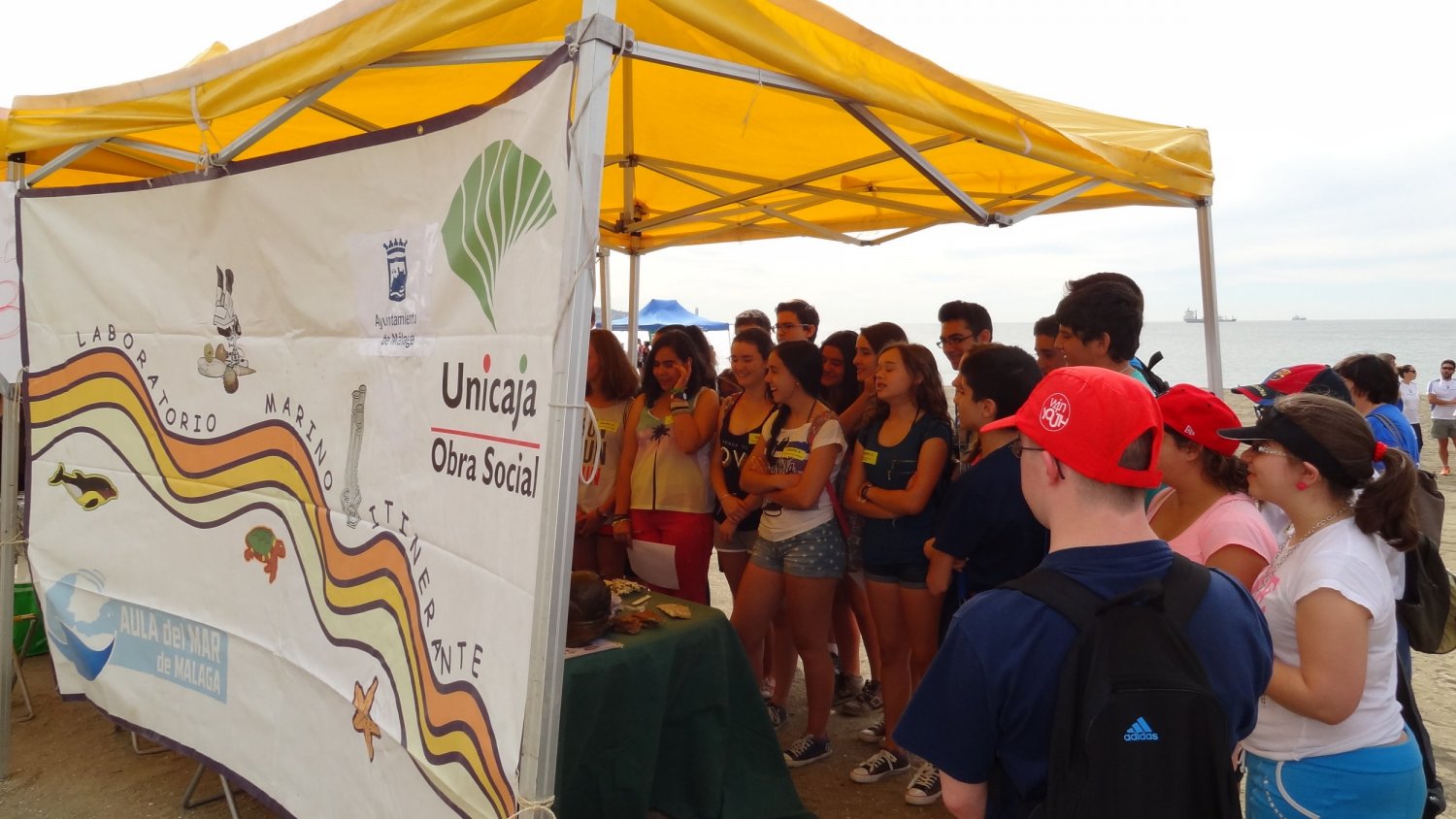 La Fundación Bancaria Unicaja respalda un año más los Laboratorios Marinos Itinerantes del Aula del Mar