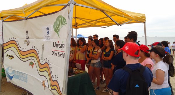 La Fundación Bancaria Unicaja respalda un año más los Laboratorios Marinos Itinerantes del Aula del Mar